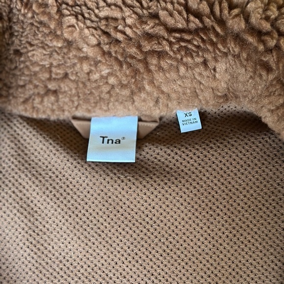 Aritzia Tna Cody Massive Polar Vest - Picture 9 of 11